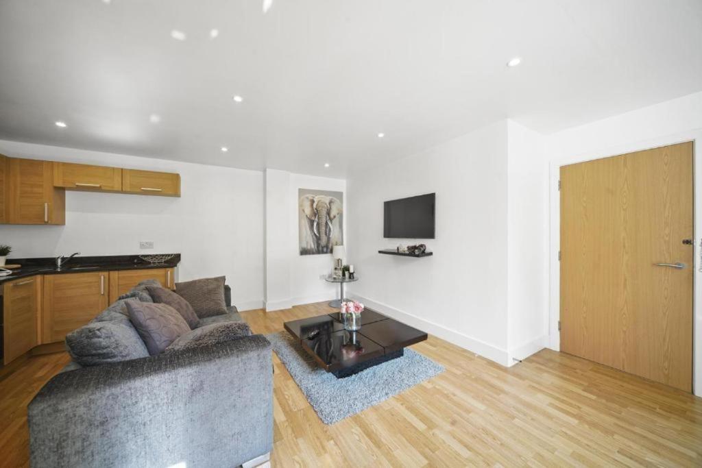 Appartamento Marx Stylish 1-bed Near Bridge & Tower Bridge - Great Location With Free Parking Londra