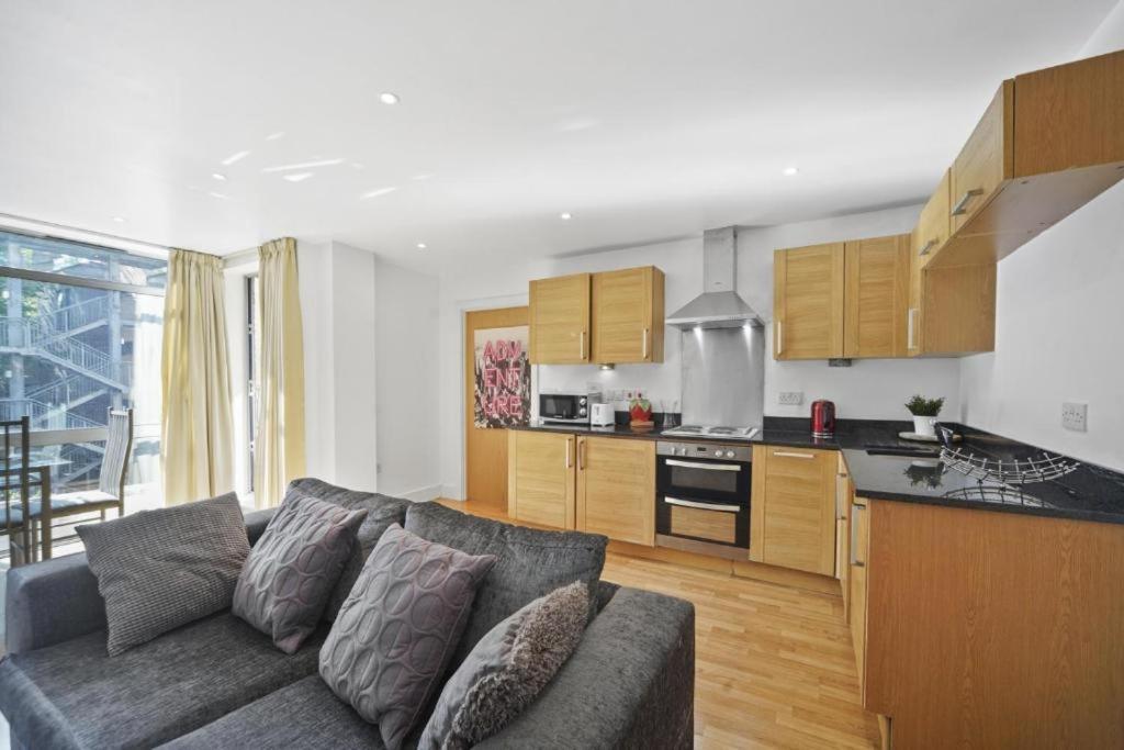 Marx Stylish 1-bed Near Bridge & Tower Bridge - Great Location With Free Parking * Londra